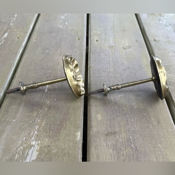 Antique Victorian Set of 2 Ormolu Gilded Bronze Floral Drapery Curtain Tiebacks - Picture 6 of 12